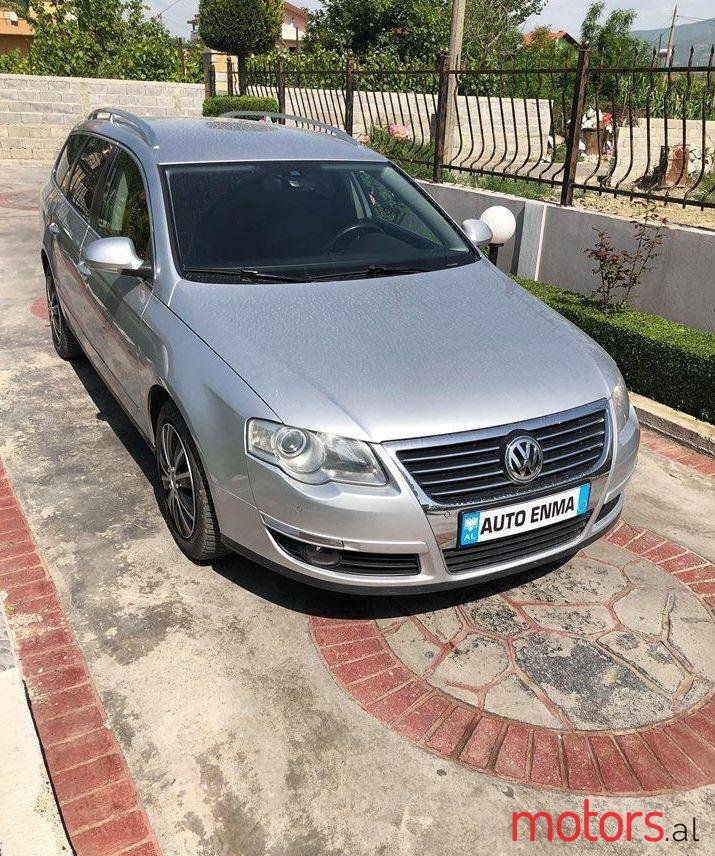 2008' Volkswagen Passat photo #1