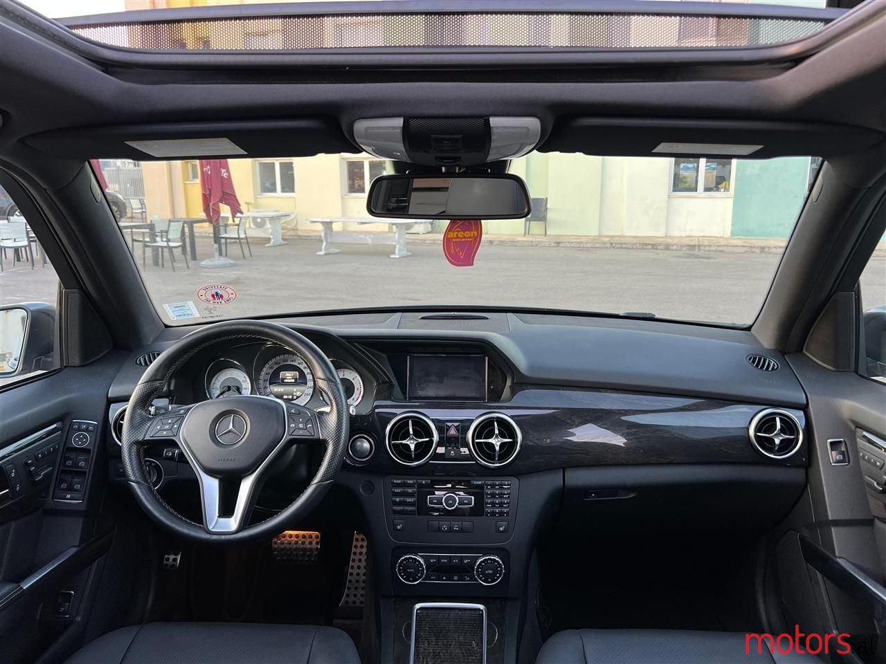 2015' Mercedes-Benz GLK 250 photo #3