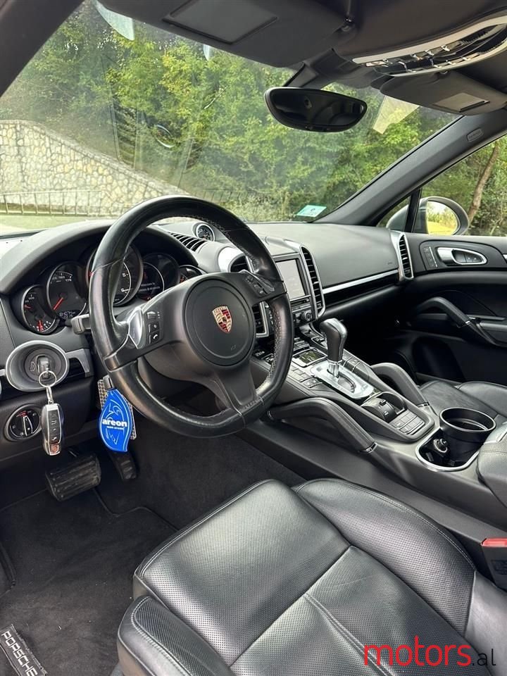 2014' Porsche Cayenne photo #3