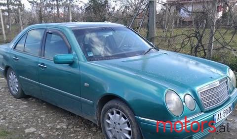 1995' Mercedes-Benz E-Class photo #1