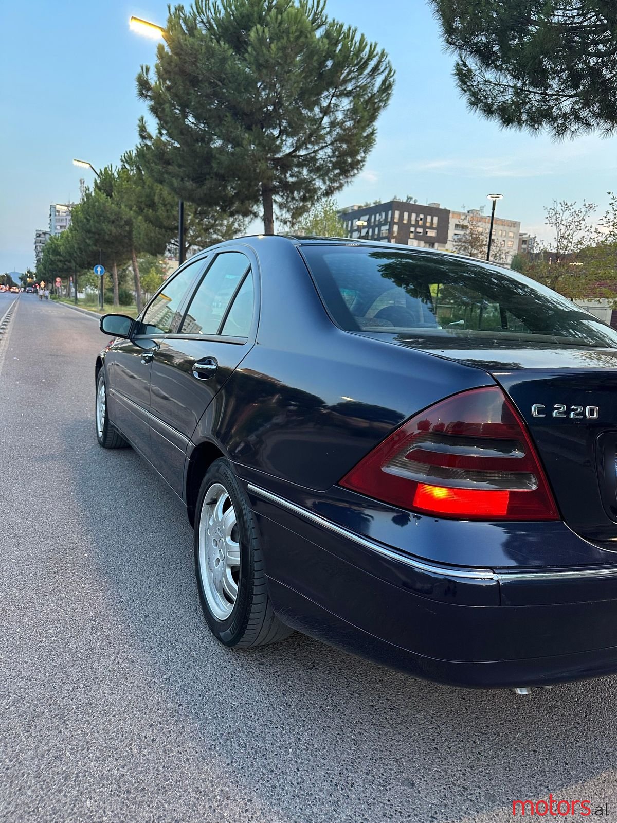 2003' Mercedes-Benz 220 photo #3