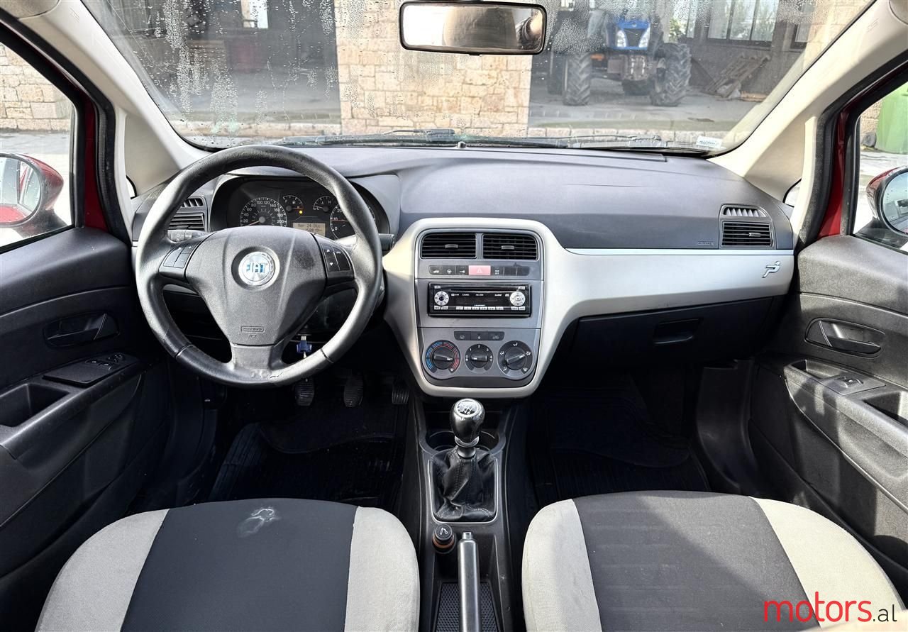 2008' Fiat Punto photo #2