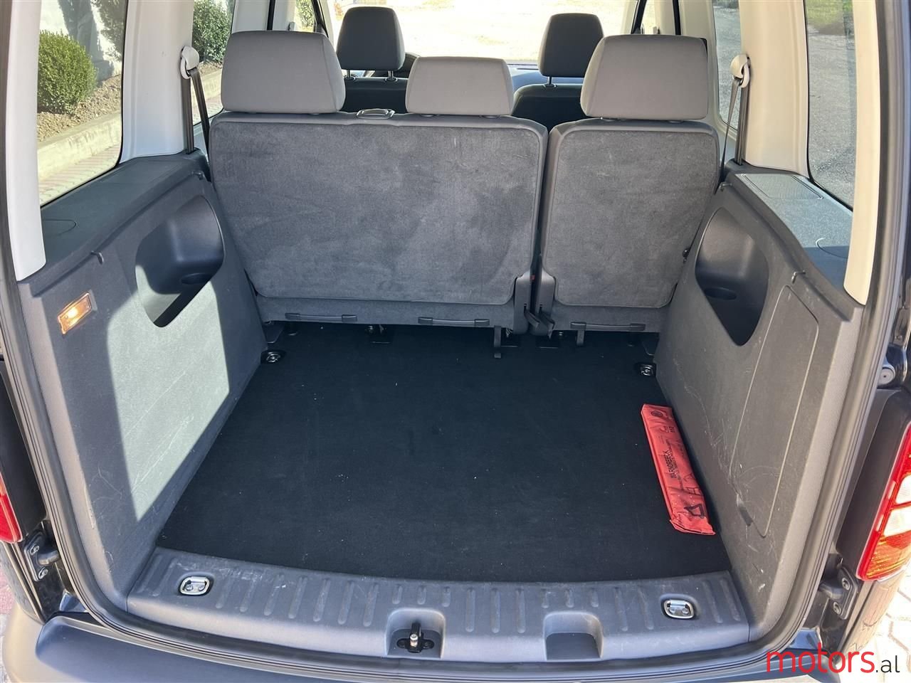 2012' Volkswagen Caddy photo #5