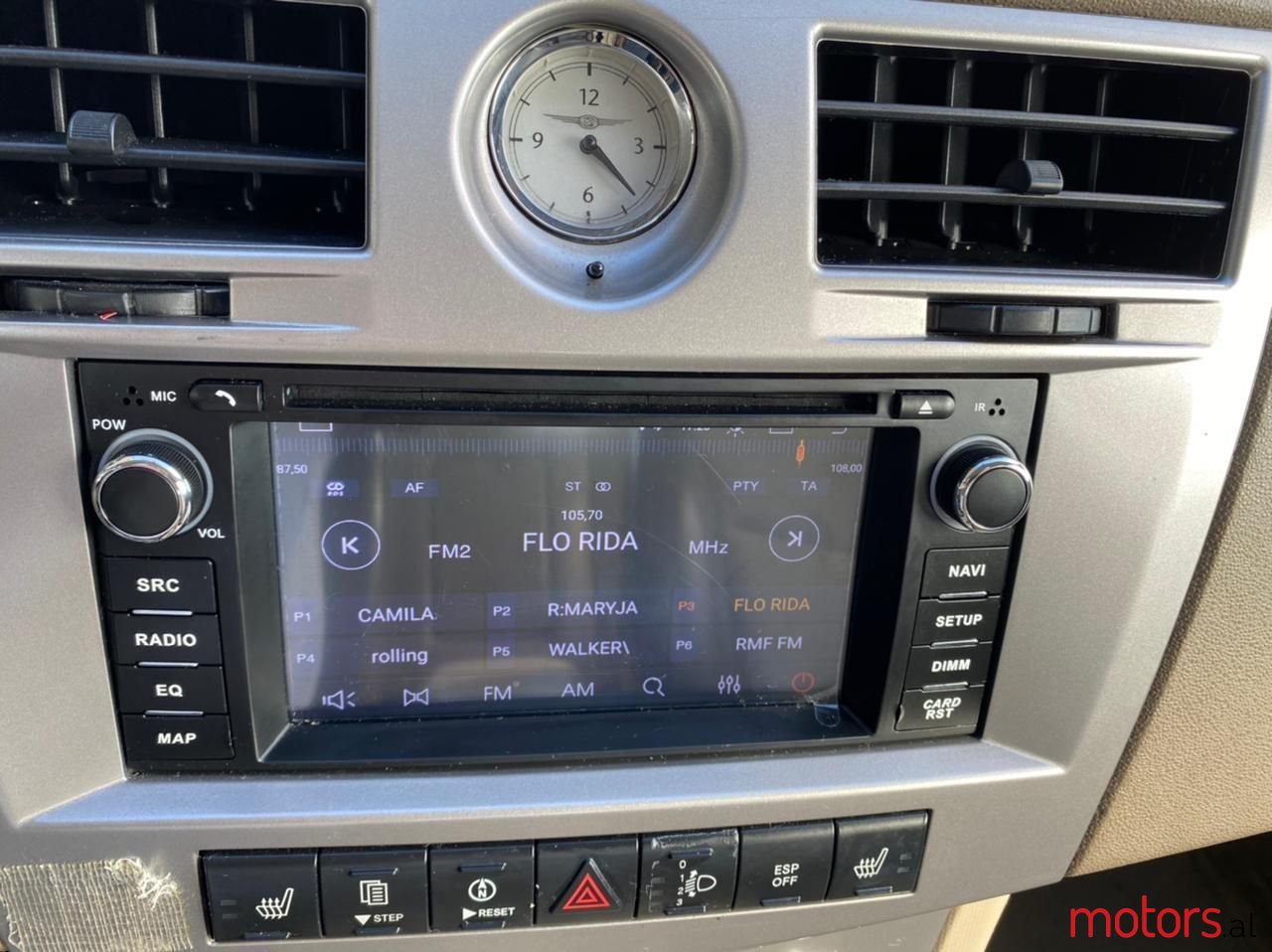 2010' Chrysler Sebring photo #4