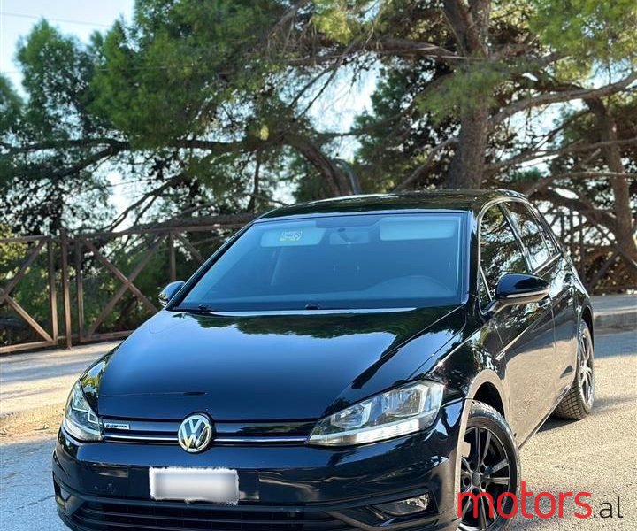 2019' Volkswagen Golf photo #1