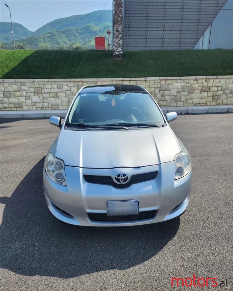 2008' Toyota Auris photo #1