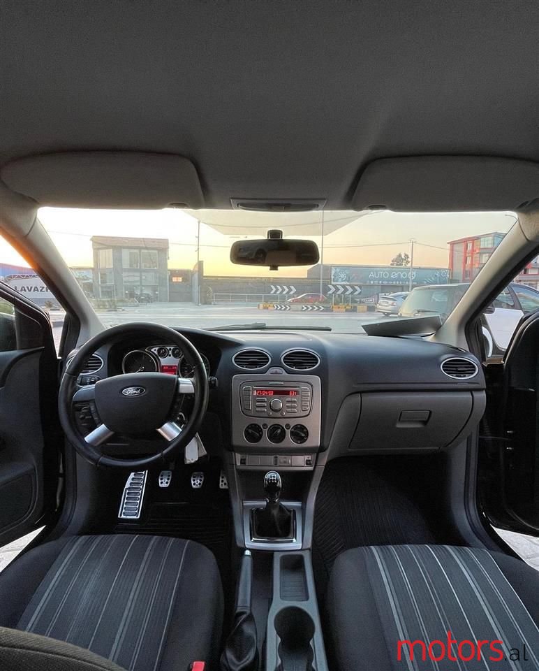 2008' Ford Focus photo #2