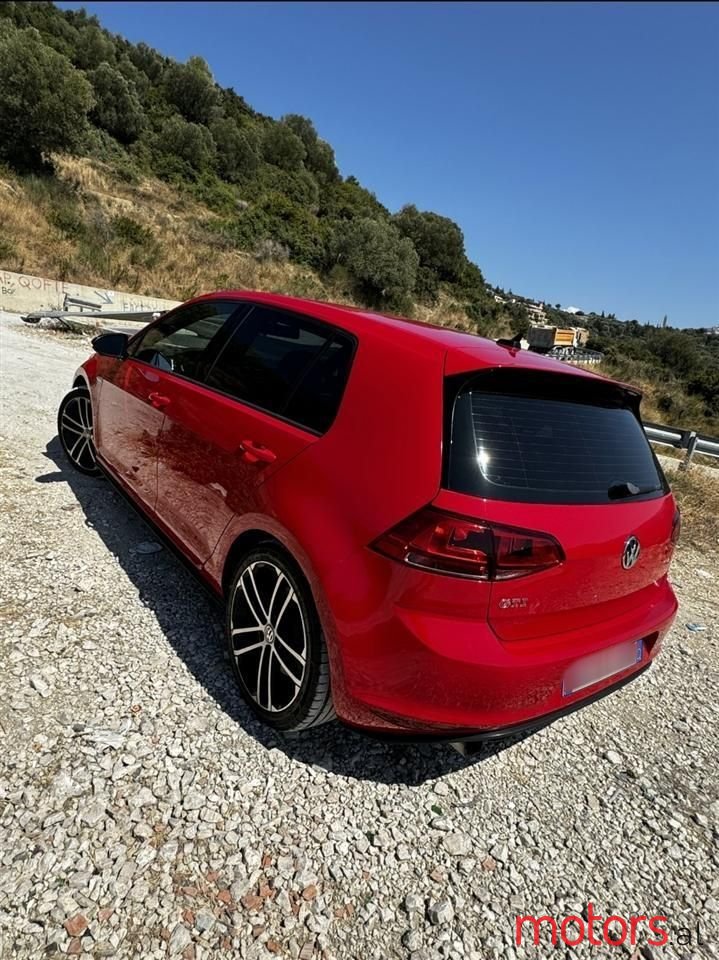 2017' Volkswagen Golf photo #4
