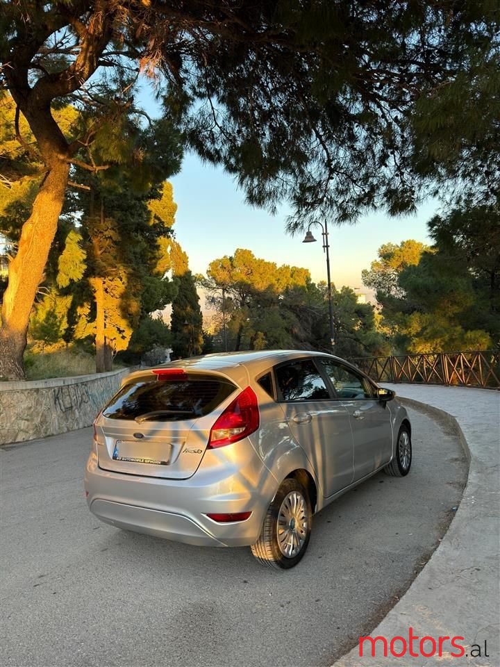 2011' Ford Fiesta photo #5