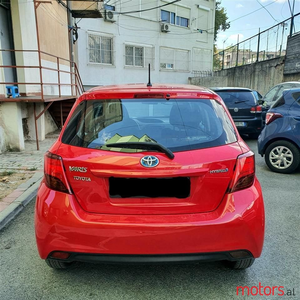 2017' Toyota Yaris photo #5