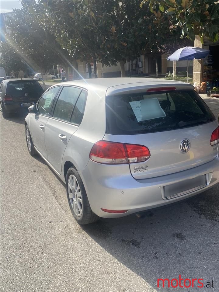 2008' Volkswagen Golf photo #4