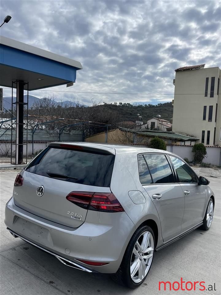 2016' Volkswagen Golf photo #2