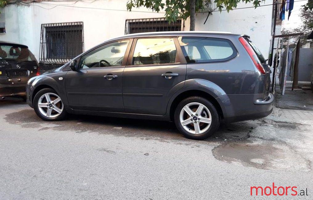 2005' Ford Focus photo #2