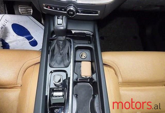 2018' Volvo Xc 60 photo #4