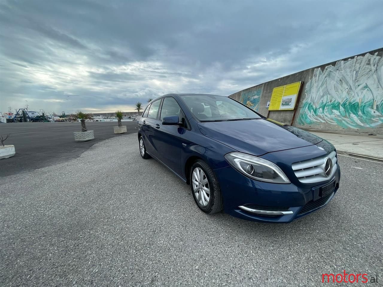 2012' Mercedes-Benz B 180 photo #4