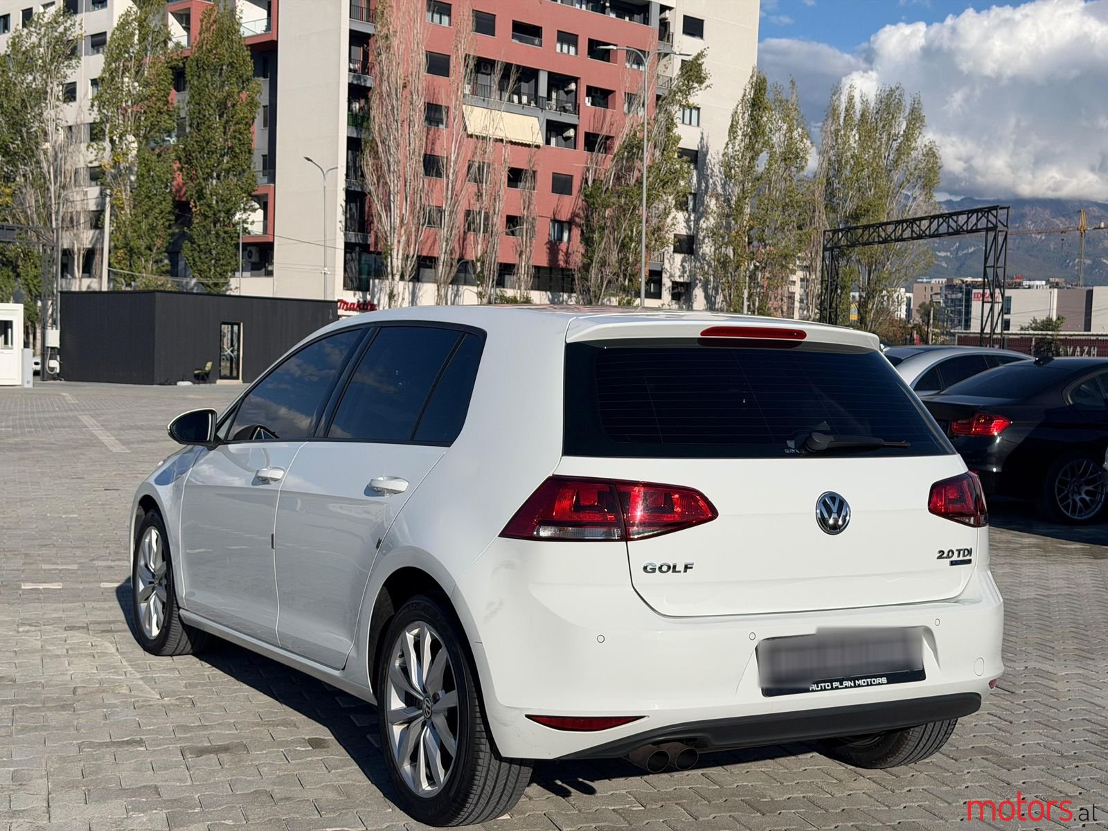 2013' Volkswagen Golf photo #2