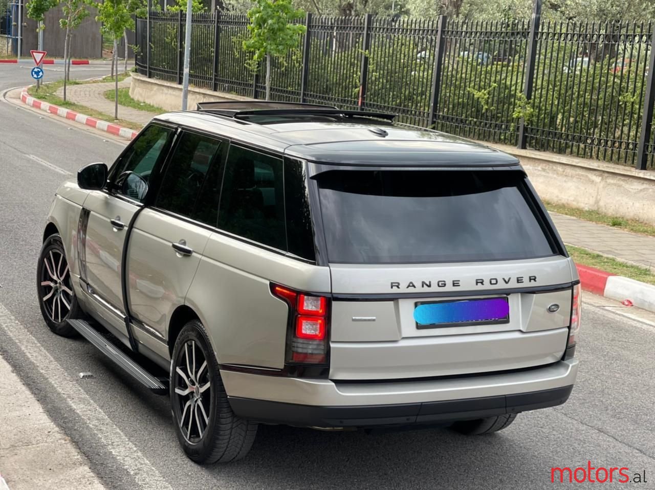 2014' Land Rover Range Rover photo #3