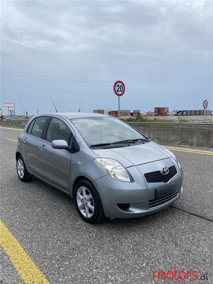 2006' Toyota Yaris photo #1