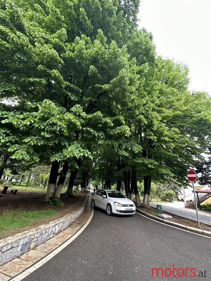 2012' Volkswagen Golf photo #3