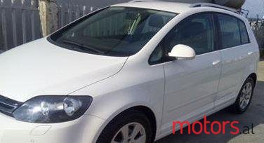 2009' Volkswagen Golf Plus photo #1