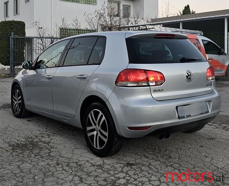 2011' Volkswagen Golf photo #6