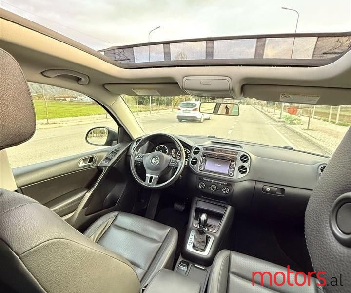 2014' Volkswagen Tiguan photo #3