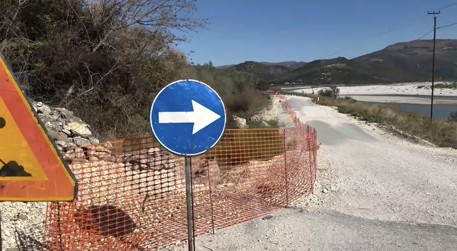 Kushtoi mbi 4.7 mln euro, rruga e re ‘Vllahinë-Poçem’ e shembur prej 7 muajsh! Kalimi me 1 korsi, asnjë punim për riparimin e saj