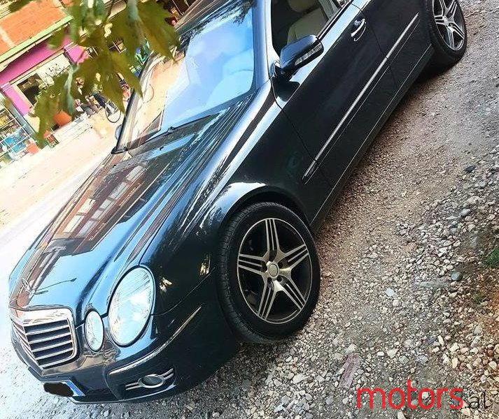 2005' Mercedes-Benz E 400 photo #2