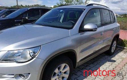 2009' Volkswagen Tiguan photo #1