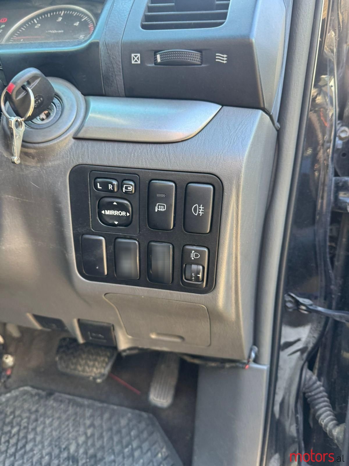 2004' Toyota Land Crusier photo #6