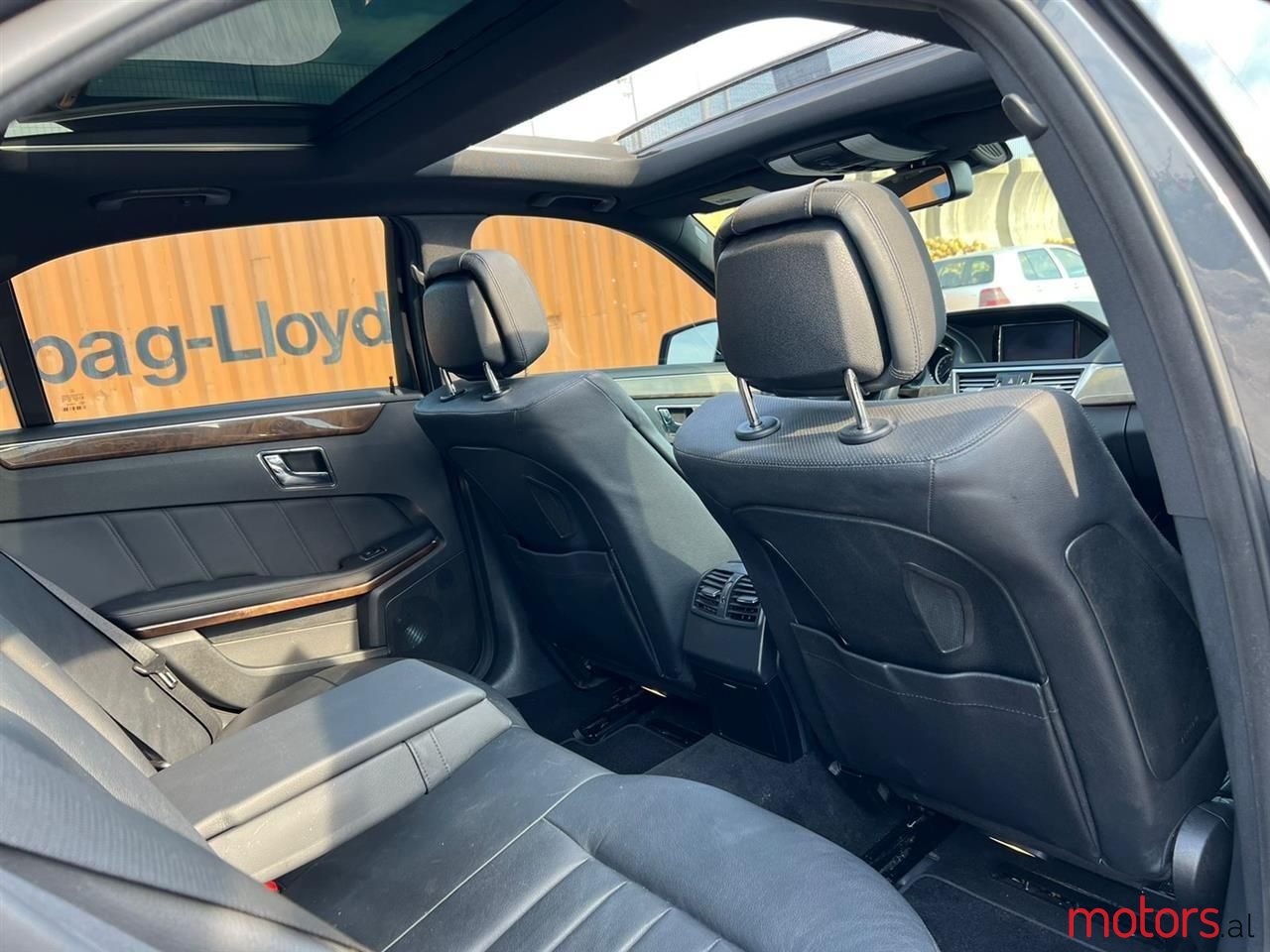 2010' Mercedes-Benz E 55 AMG photo #6