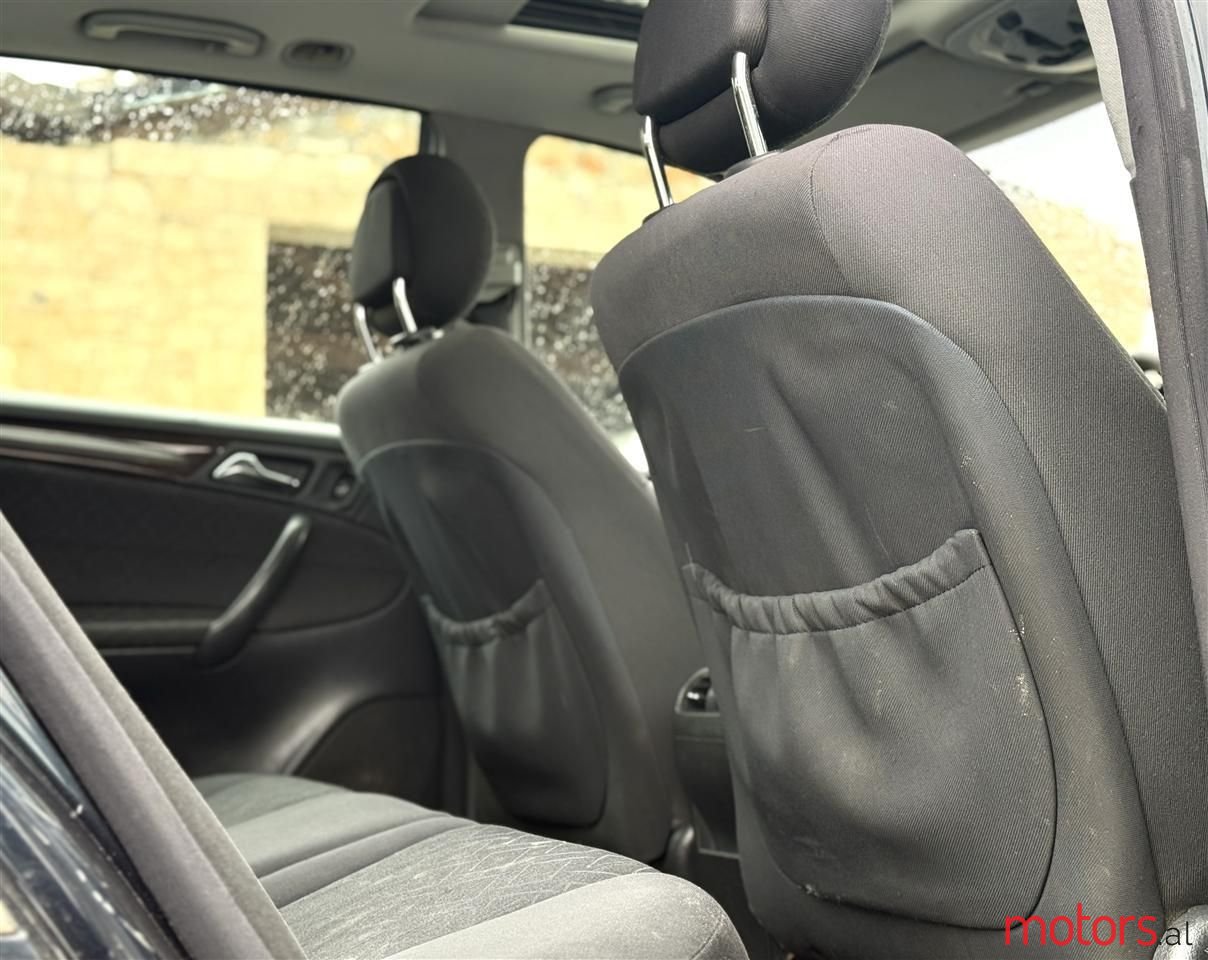 2004' Mercedes-Benz C 220 photo #6