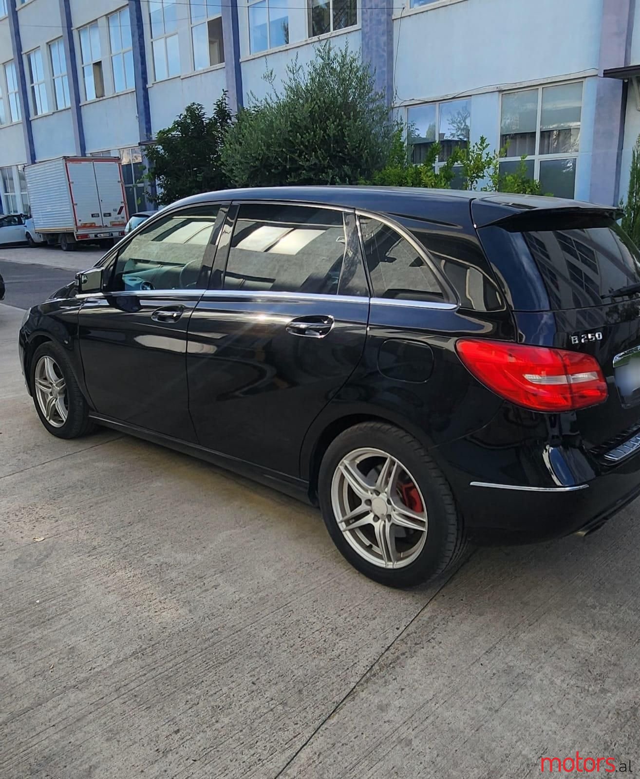2013' Mercedes-Benz B 250 photo #3