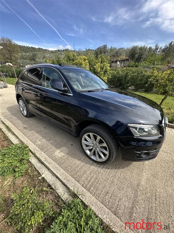 2010' Audi Q5 photo #6