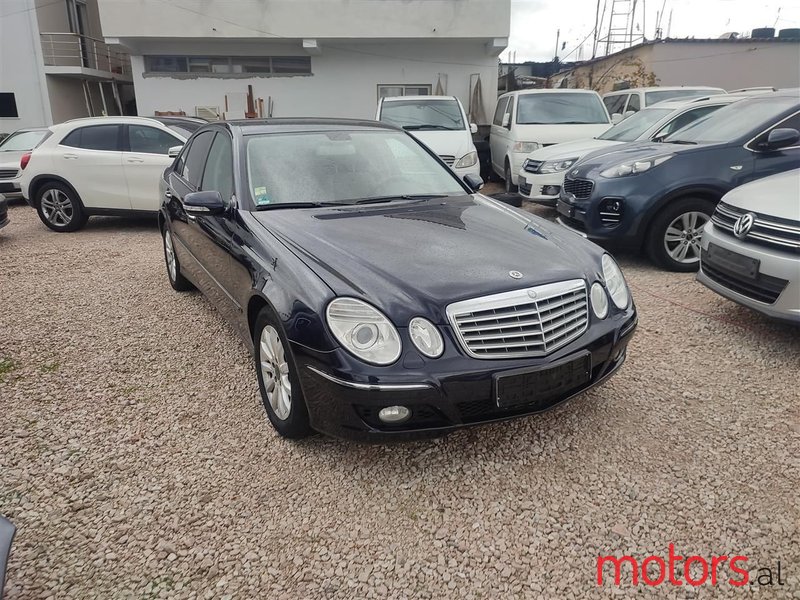 2009' Mercedes-Benz E 200 photo #2
