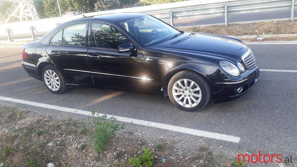 2009' Mercedes-Benz 200 photo #1