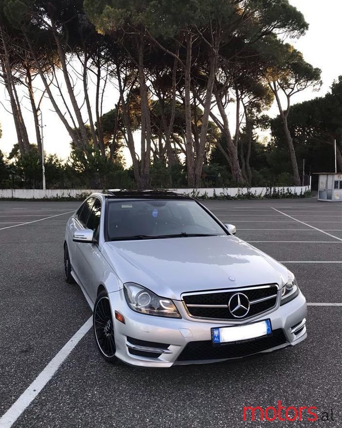 2012' Mercedes-Benz C 300 photo #1