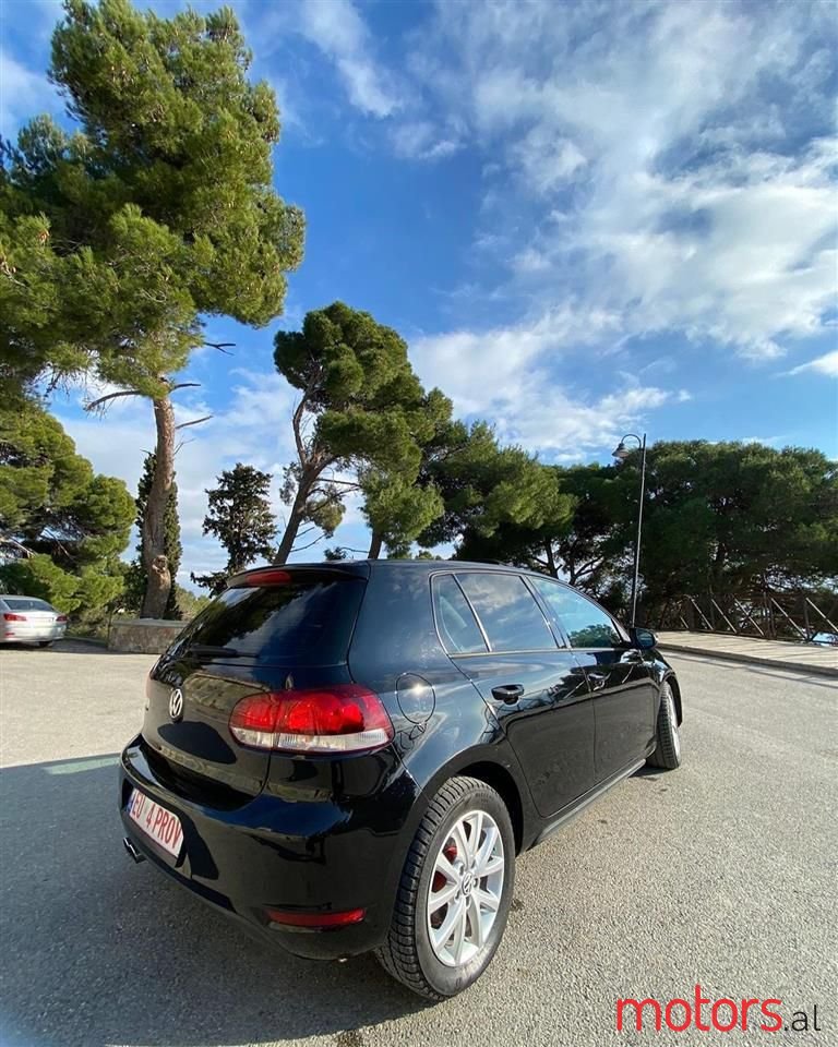 2010' Volkswagen Golf photo #3