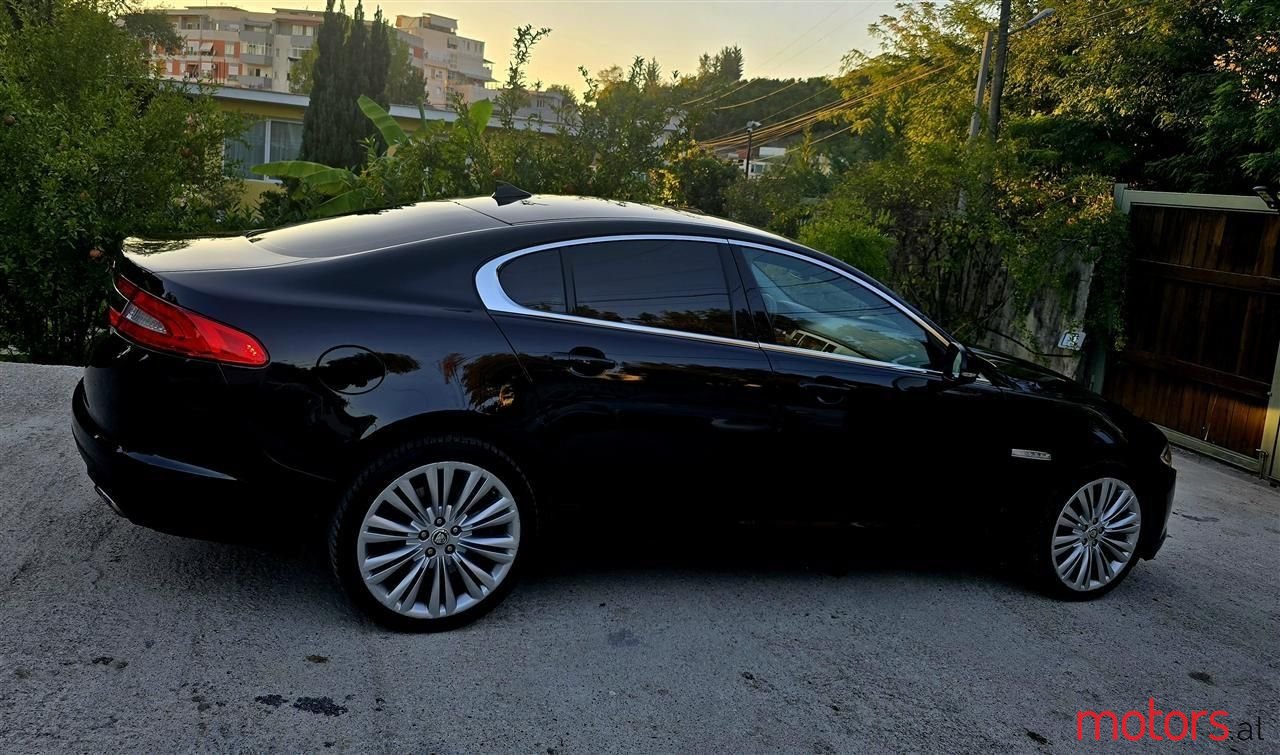 2014' Jaguar XF photo #2