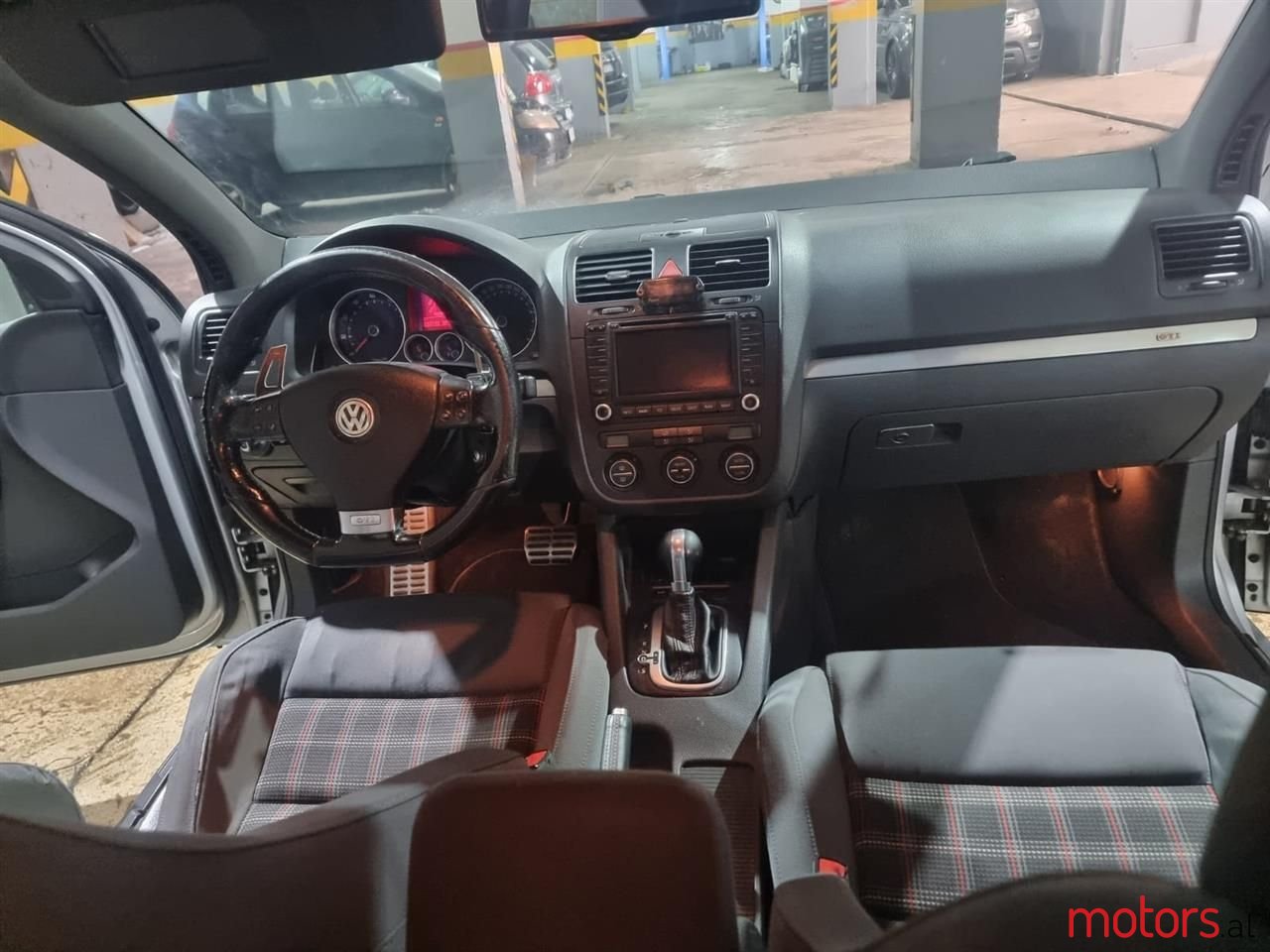 2006' Volkswagen Golf photo #6