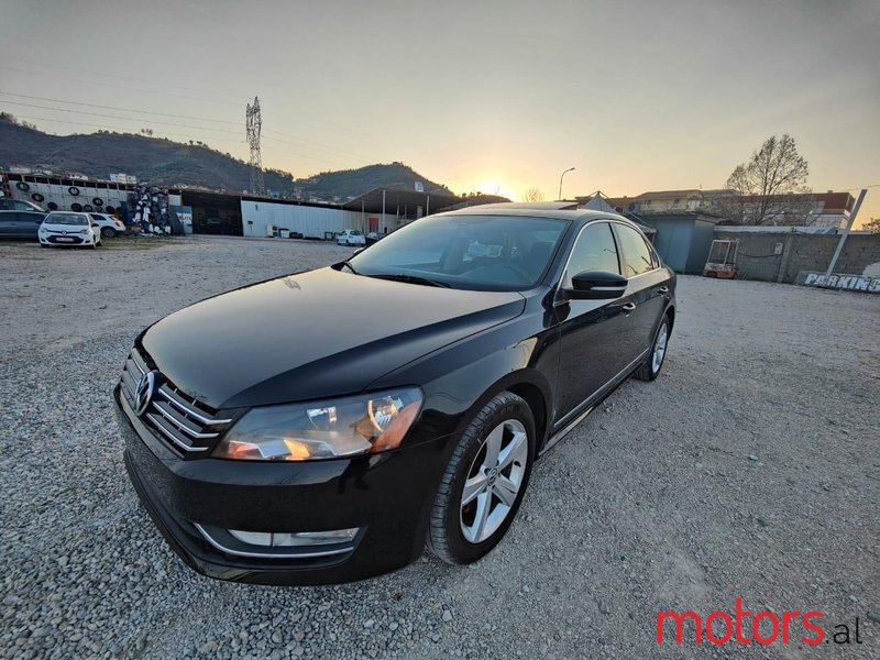 2013' Volkswagen Passat photo #1