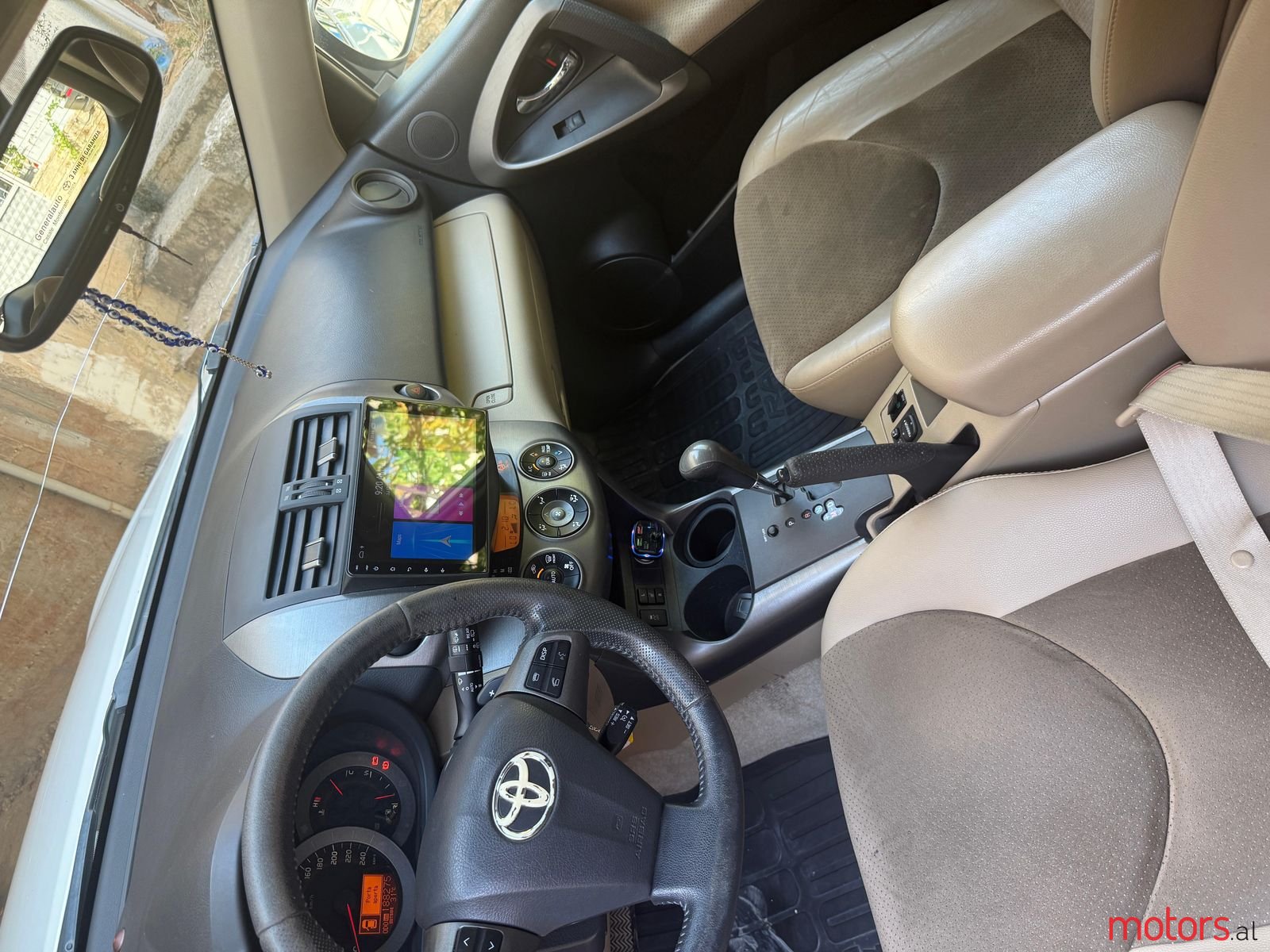 2011' Toyota RAV4 photo #4