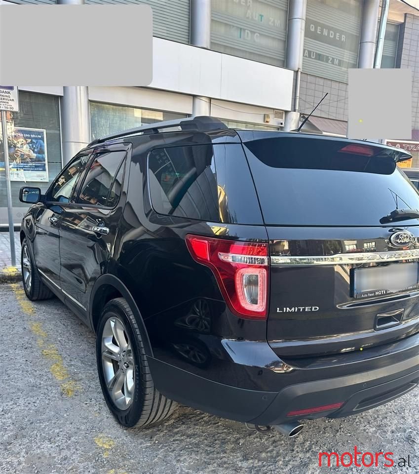 2013' Ford Explorer photo #5