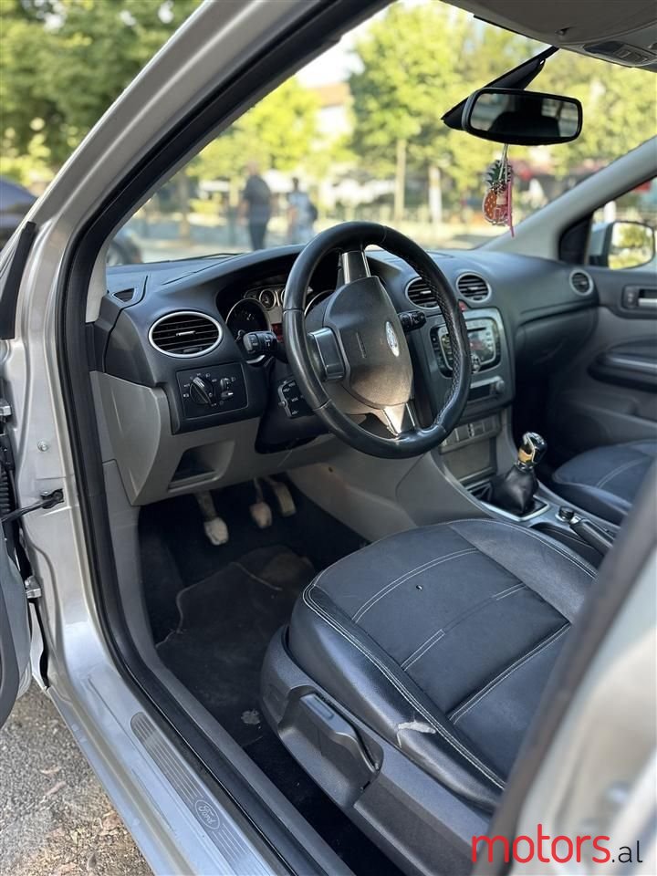 2008' Ford Focus photo #5