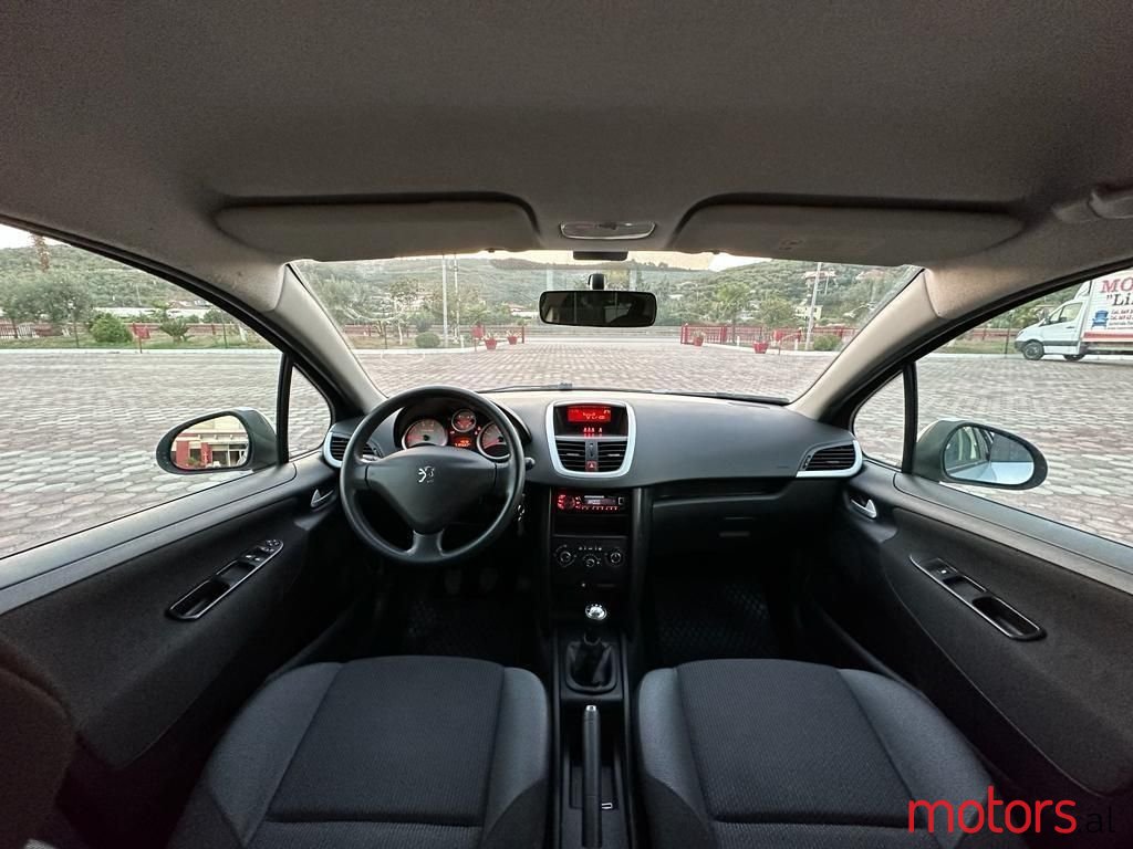 2011' Peugeot 207 photo #6