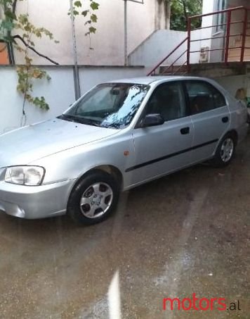 2000' Hyundai Accent photo #1