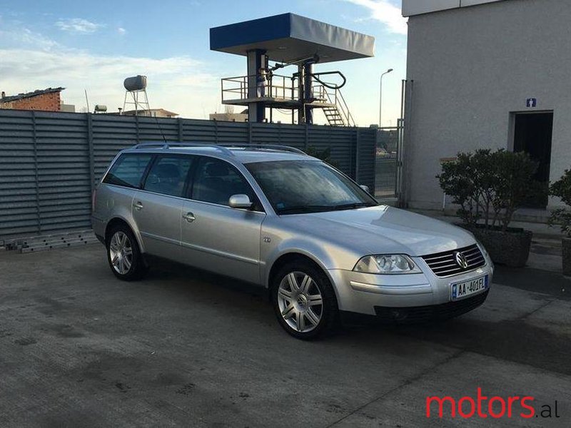 2002' Volkswagen Passat photo #2