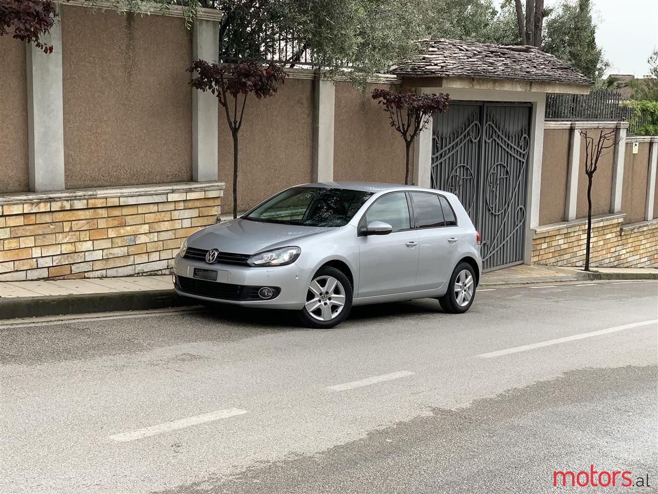 2010' Volkswagen Golf photo #3