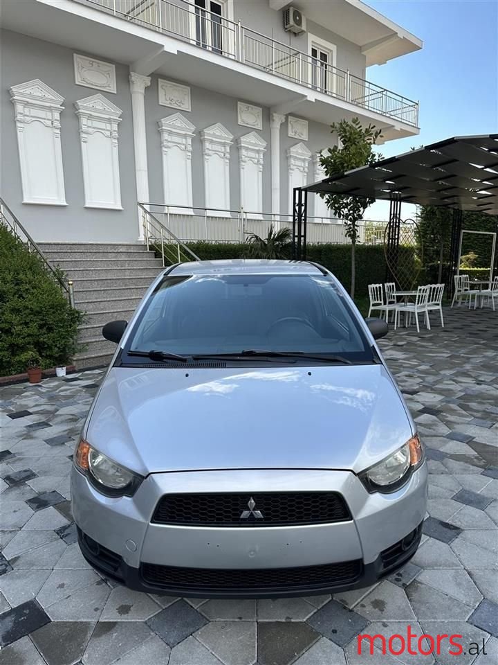 2012' Mitsubishi Colt photo #5