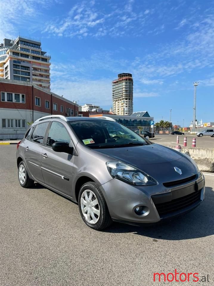 2011' Renault Clio photo #1